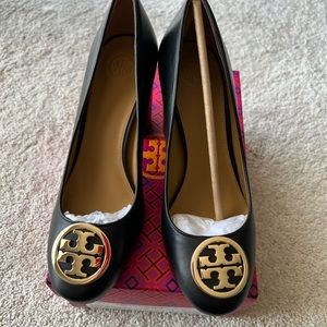 Tory Burch 85MM Pump ( Brand New)